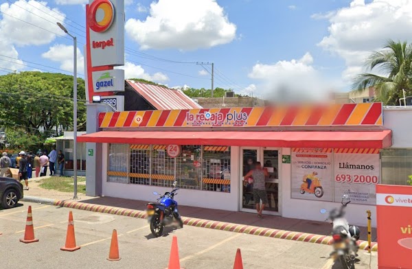 la rebaja Plus No. 11 DROGUERIA Y MINIMARKET Manga Cartagena · Cartagena de Indias