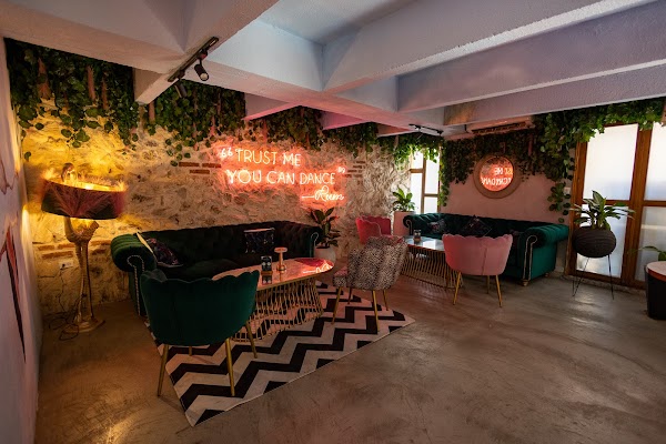 Pink Dolphin Gastrobar · Cartagena de Indias