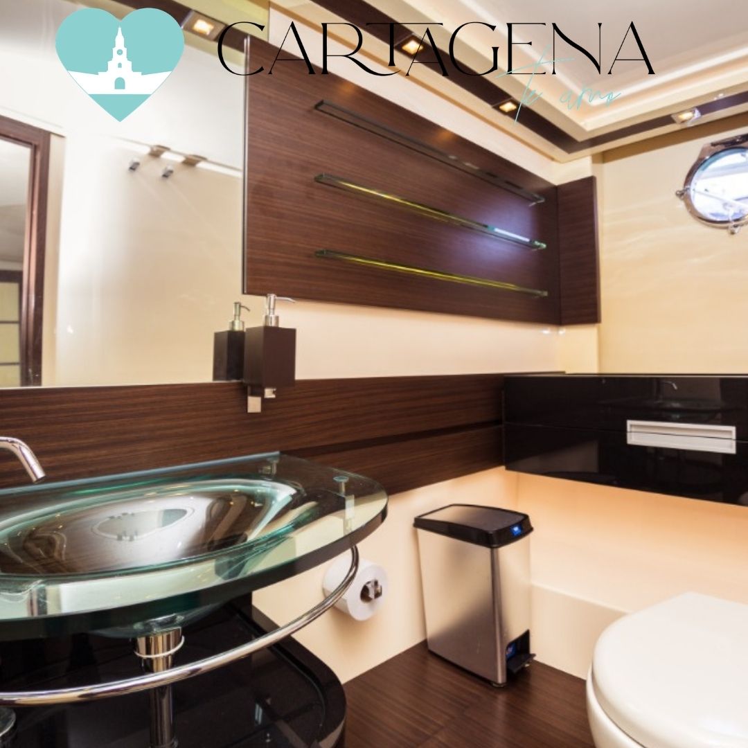Yate Azimut 62s: Descubre el Lujo en el Mar en Cartagena / Azimut 62s Yacht: Discover Sea Luxury in Cartagena