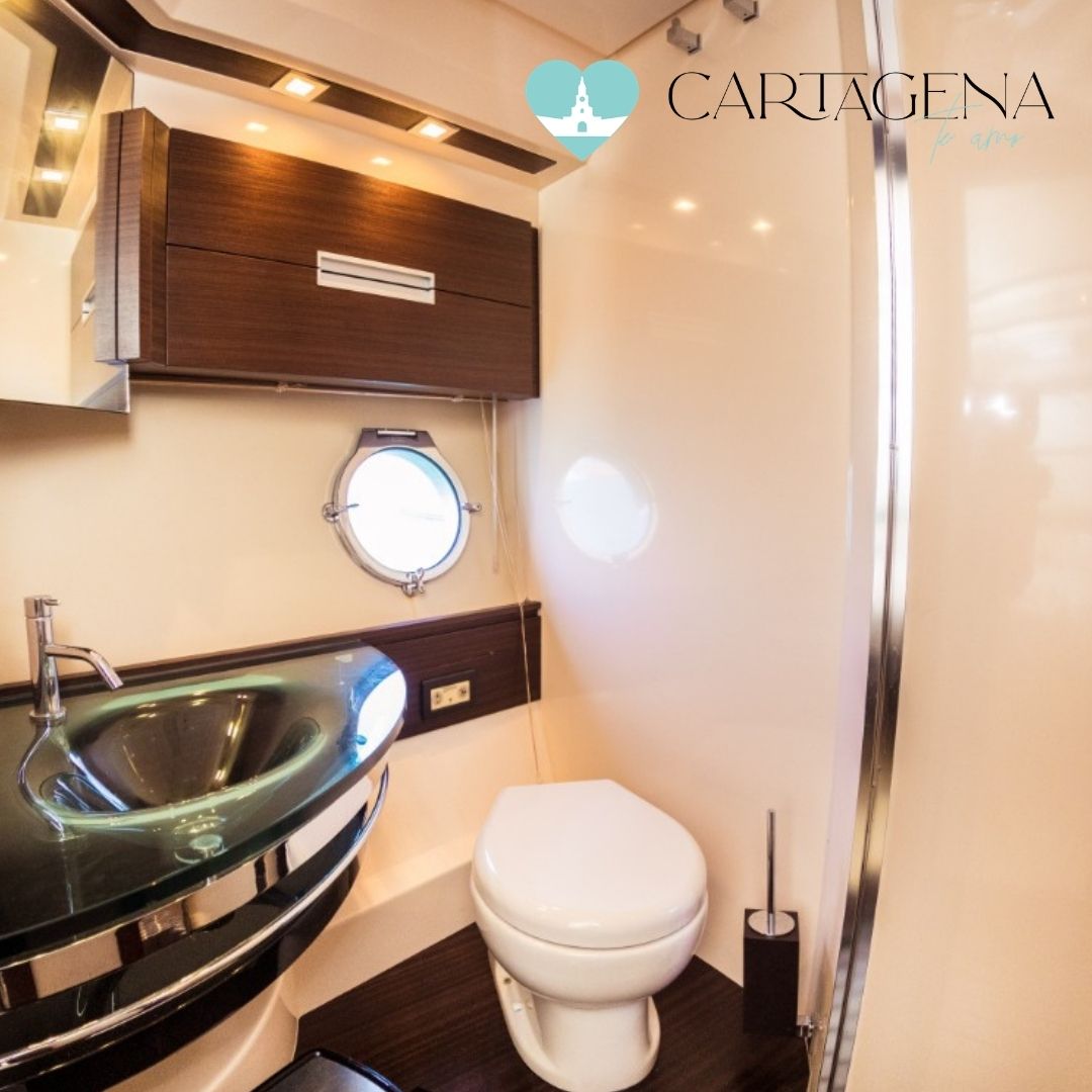 Yate Azimut 62s: Descubre el Lujo en el Mar en Cartagena / Azimut 62s Yacht: Discover Sea Luxury in Cartagena
