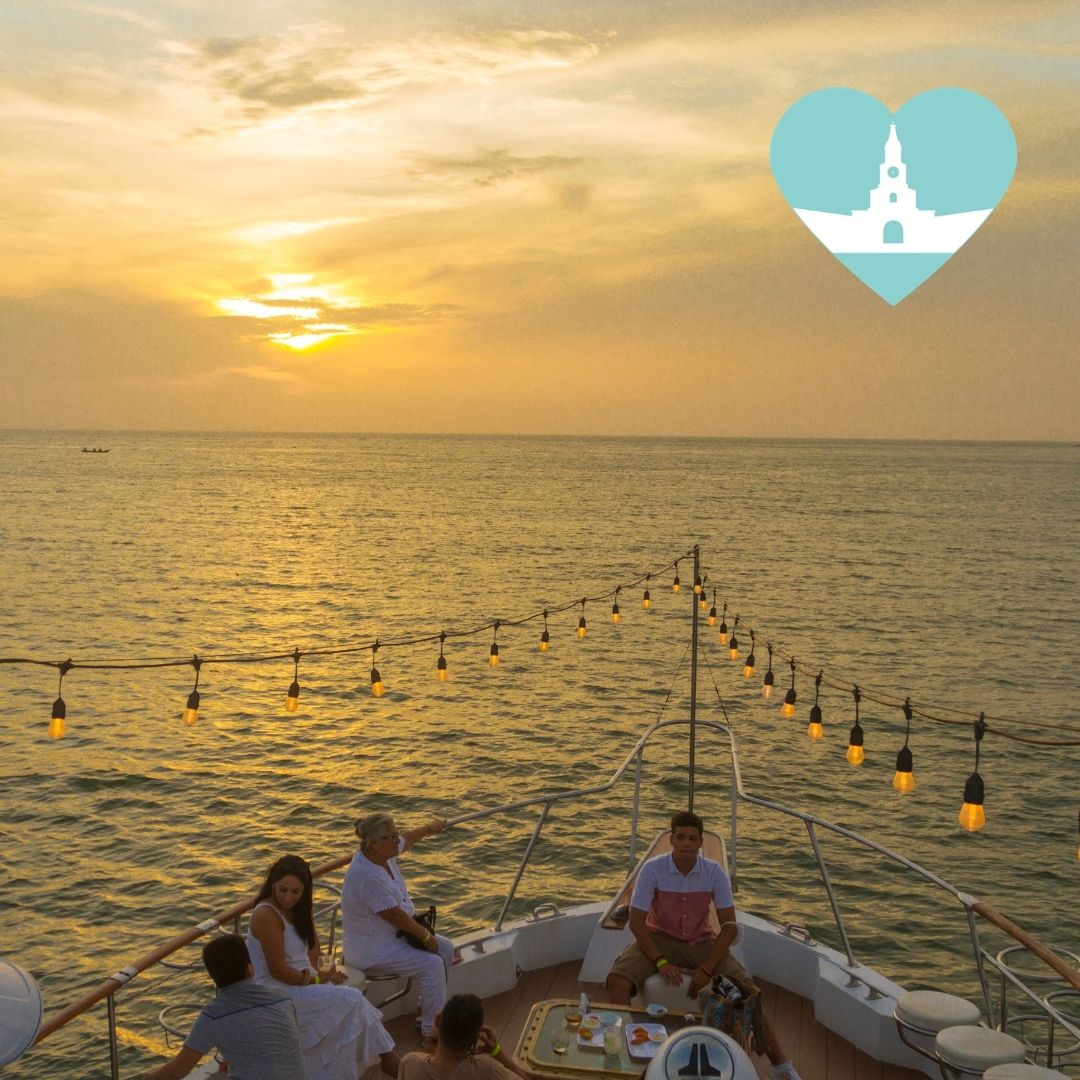 Atardecer Sibarita Master: Una Experiencia de Lujo en la Bahía / A Luxury Sunset Experience