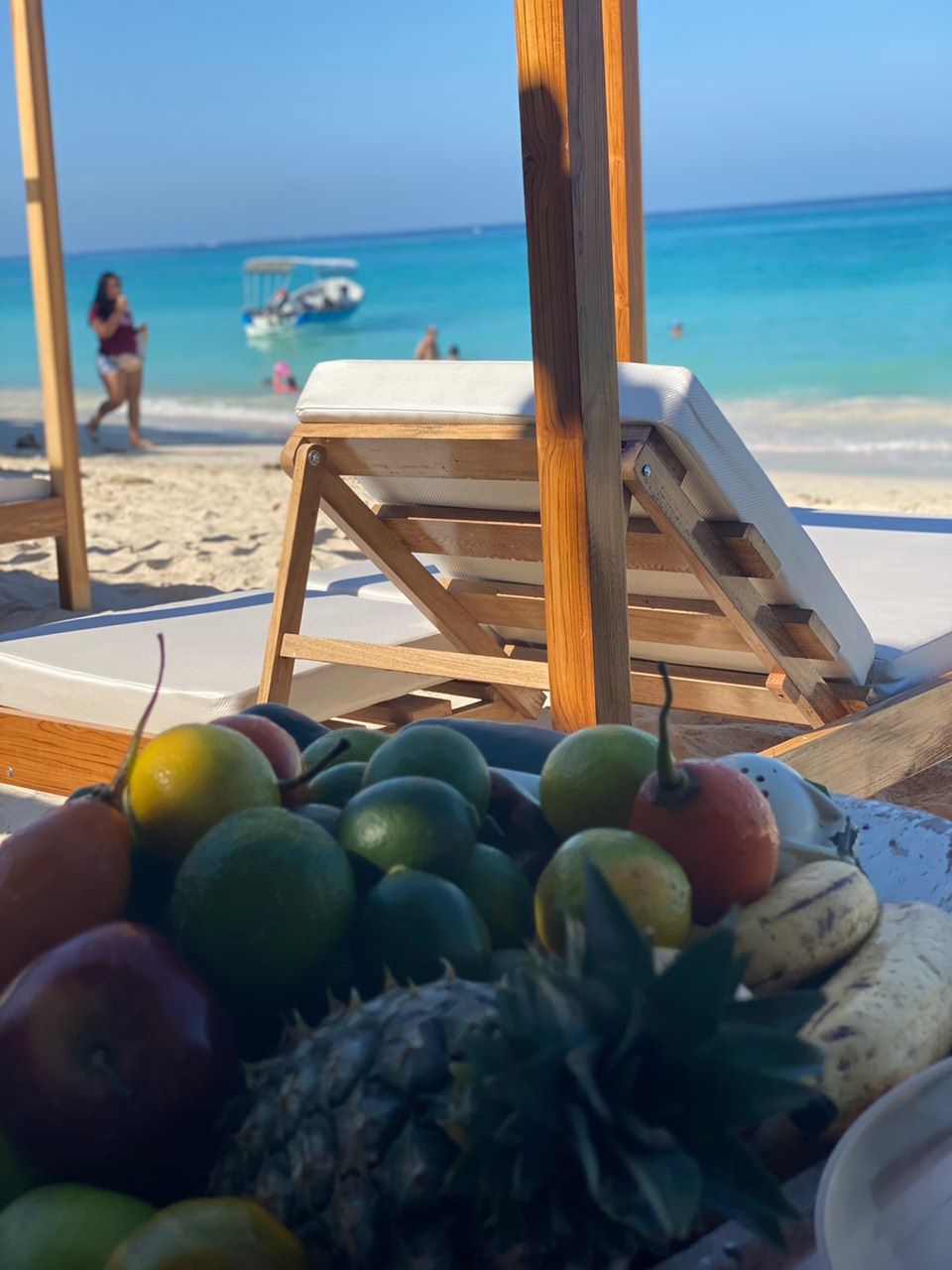 Vive la Experiencia Única de Mambo Beach Club Barú en Cartagena -Plan Basico / Experience the Unique Adventure of Mambo Beach Club Barú in Cartagena – Basic Plan