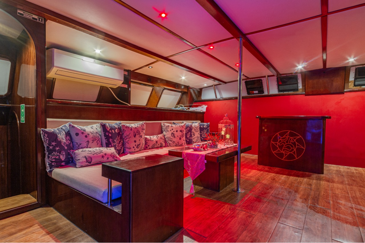 Catamaran Party in Cartagena: Unique Experience on a 65-Foot Catamaran / Catamarán Party en Cartagena: Experiencia Única en un Catamarán de 65 Pies