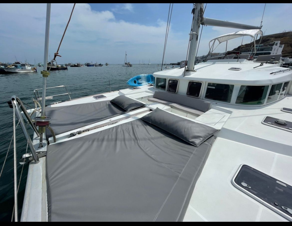 Catamarán Party 3: Navegación de lujo y tours espectaculares en Cartagena -Catamaran Party 3: Luxury Navigation and Spectacular Tours in Cartagena