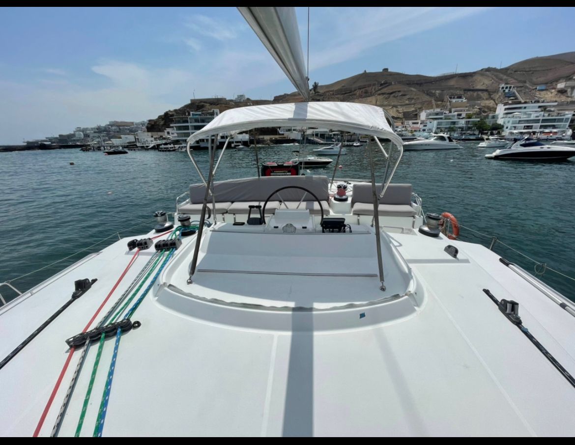 Catamarán Party 3: Navegación de lujo y tours espectaculares en Cartagena -Catamaran Party 3: Luxury Navigation and Spectacular Tours in Cartagena