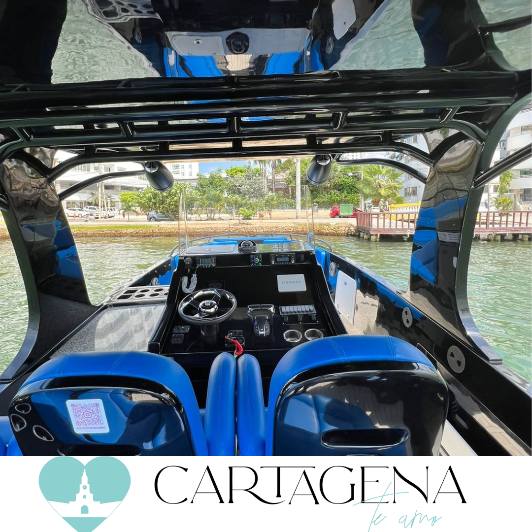 Lancha de lujo de 39 pies: La mejor opción en Cartagena para tu aventura en el mar / Luxury 39-Foot Yacht: The Best Option in Cartagena for Your Adventure at Sea with Comfort and Style