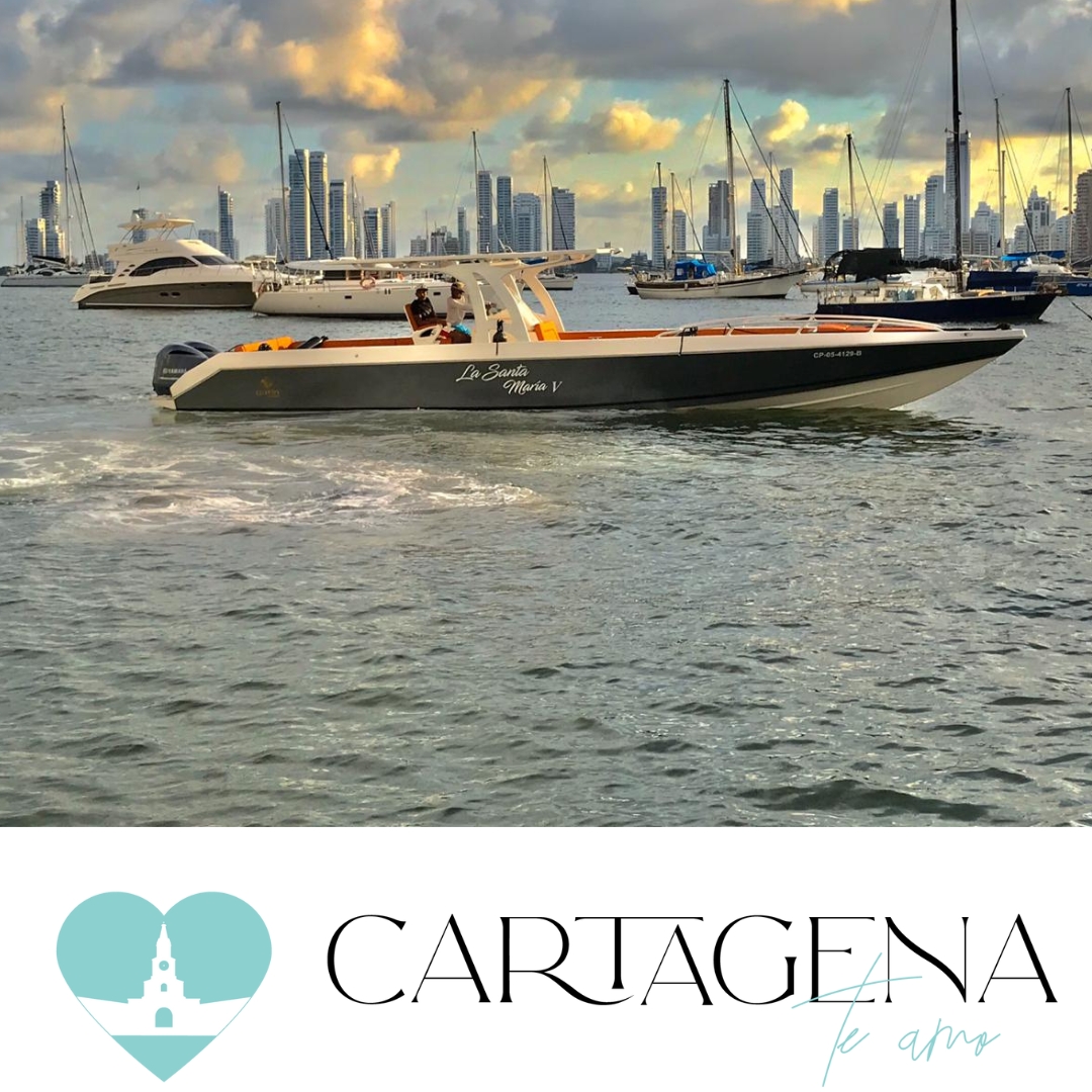 Descubre la Aventura Acuática a Bordo del Lujoso Barco Cartagena: 42 Pies de Diversión con Capacidad para 23 Personas y Baño a Bordo /Discover the Aquatic Adventure on board the Luxurious Cartagena Boat: 42 Feet of Fun with Capacity for 23 People and Bathroom Onboard