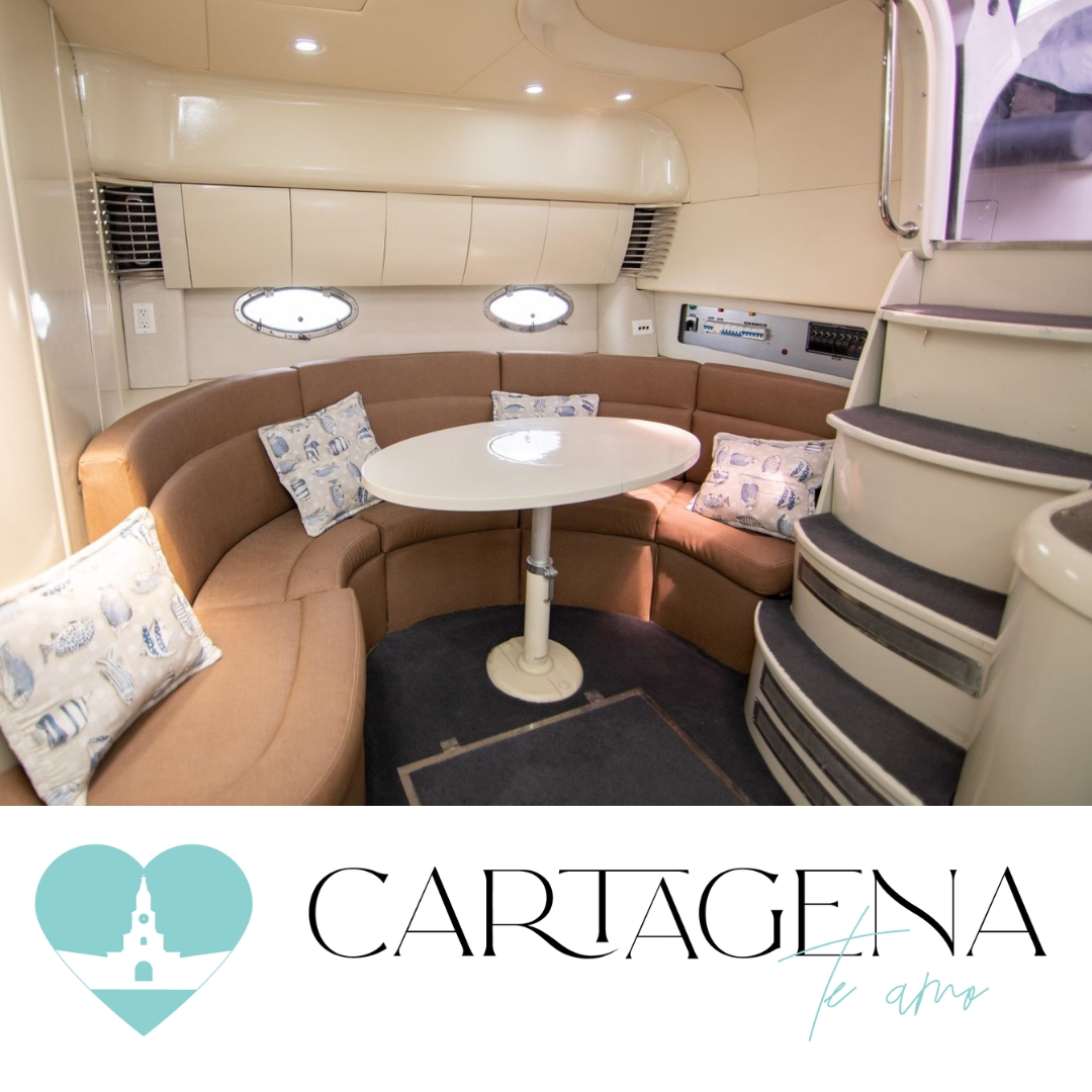 Experiencing the ultimate adventure in Cartagena with our amazing 43-foot Yacht for 12 people/Experimenta la aventura definitiva en Cartagena con nuestro increíble Yate de 43 pies para 12 personas