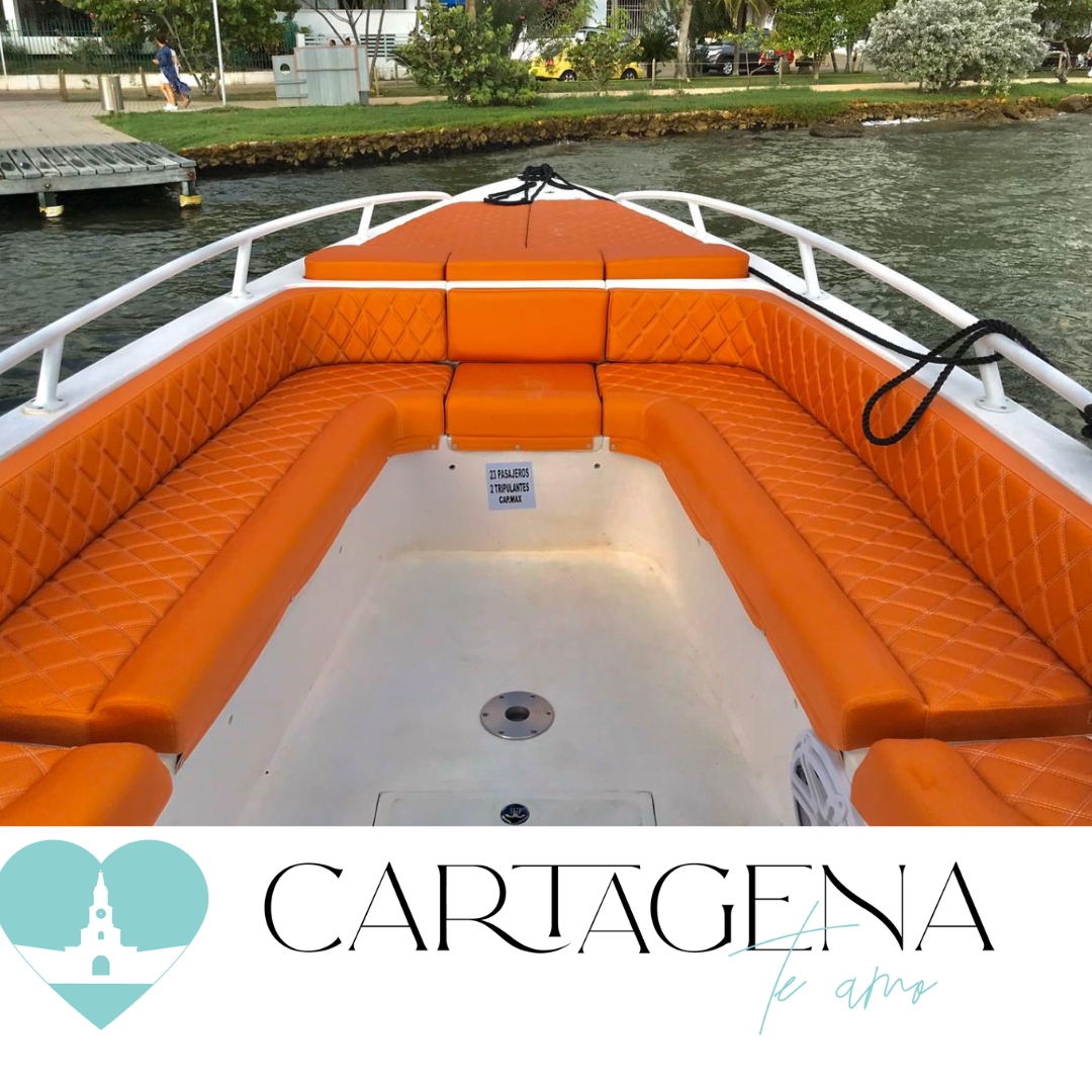 Descubre la Aventura Acuática a Bordo del Lujoso Barco Cartagena: 42 Pies de Diversión con Capacidad para 23 Personas y Baño a Bordo /Discover the Aquatic Adventure on board the Luxurious Cartagena Boat: 42 Feet of Fun with Capacity for 23 People and Bathroom Onboard