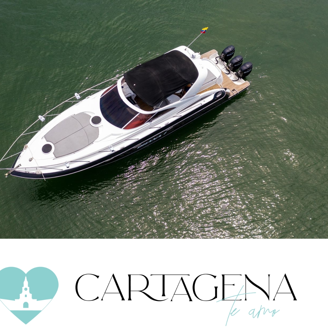 Experiencing the ultimate adventure in Cartagena with our amazing 43-foot Yacht for 12 people/Experimenta la aventura definitiva en Cartagena con nuestro increíble Yate de 43 pies para 12 personas