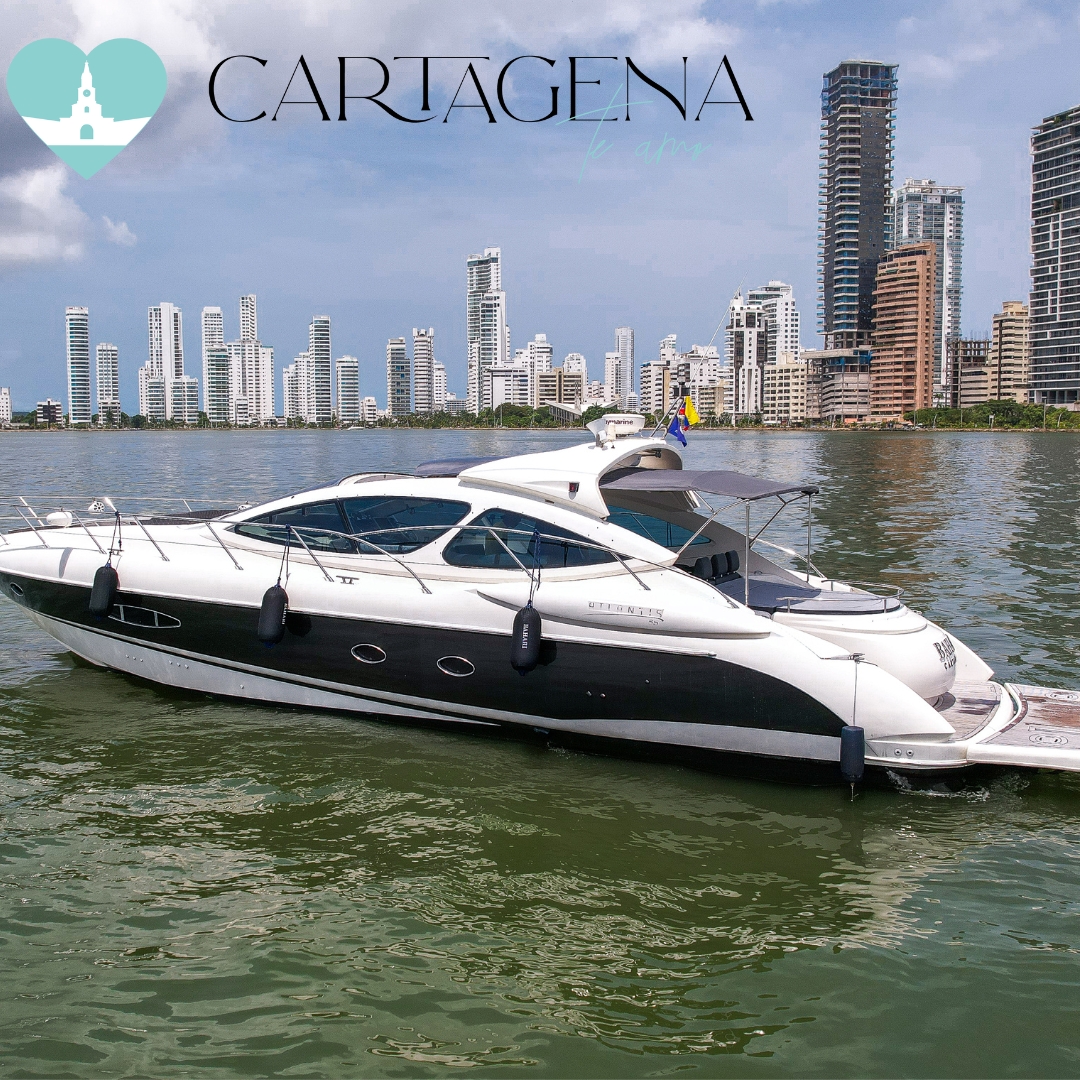 Luxury 55ft Yacht Rental in Cartagena for 18 People / Alquiler de Yates de Lujo 55ft En Cartagena para 18 personas