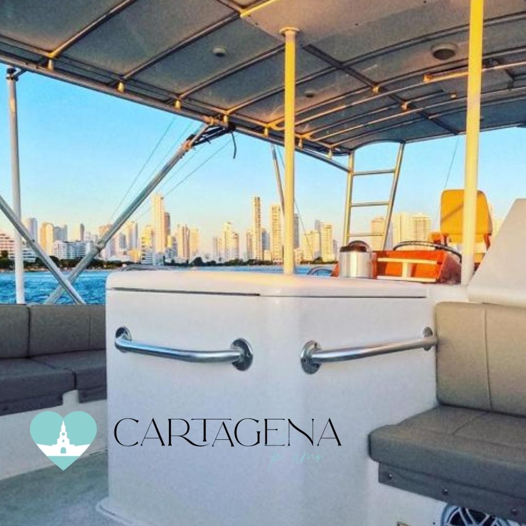 Luxury Yacht for Private Events in Cartagena 61 FT / Yate de Lujo para Eventos Privados en Cartagena
