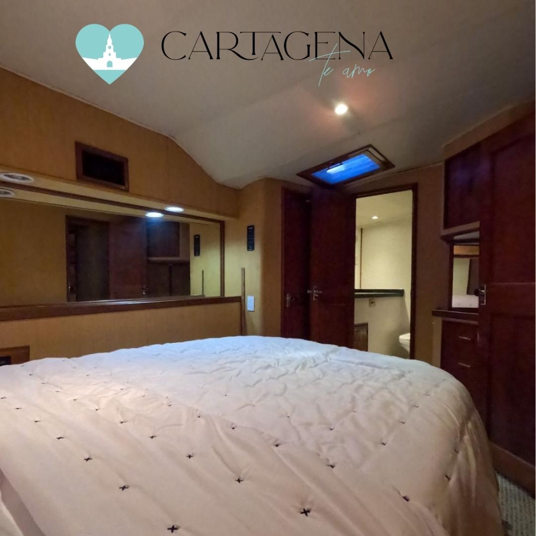 Luxury Yacht for Private Events in Cartagena 61 FT / Yate de Lujo para Eventos Privados en Cartagena