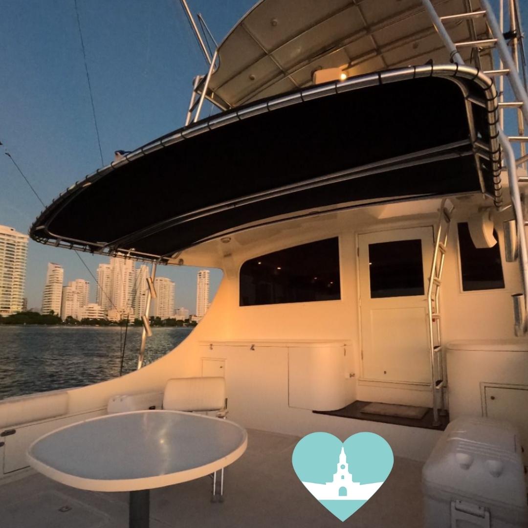 Luxury Yacht for Private Events in Cartagena 61 FT / Yate de Lujo para Eventos Privados en Cartagena
