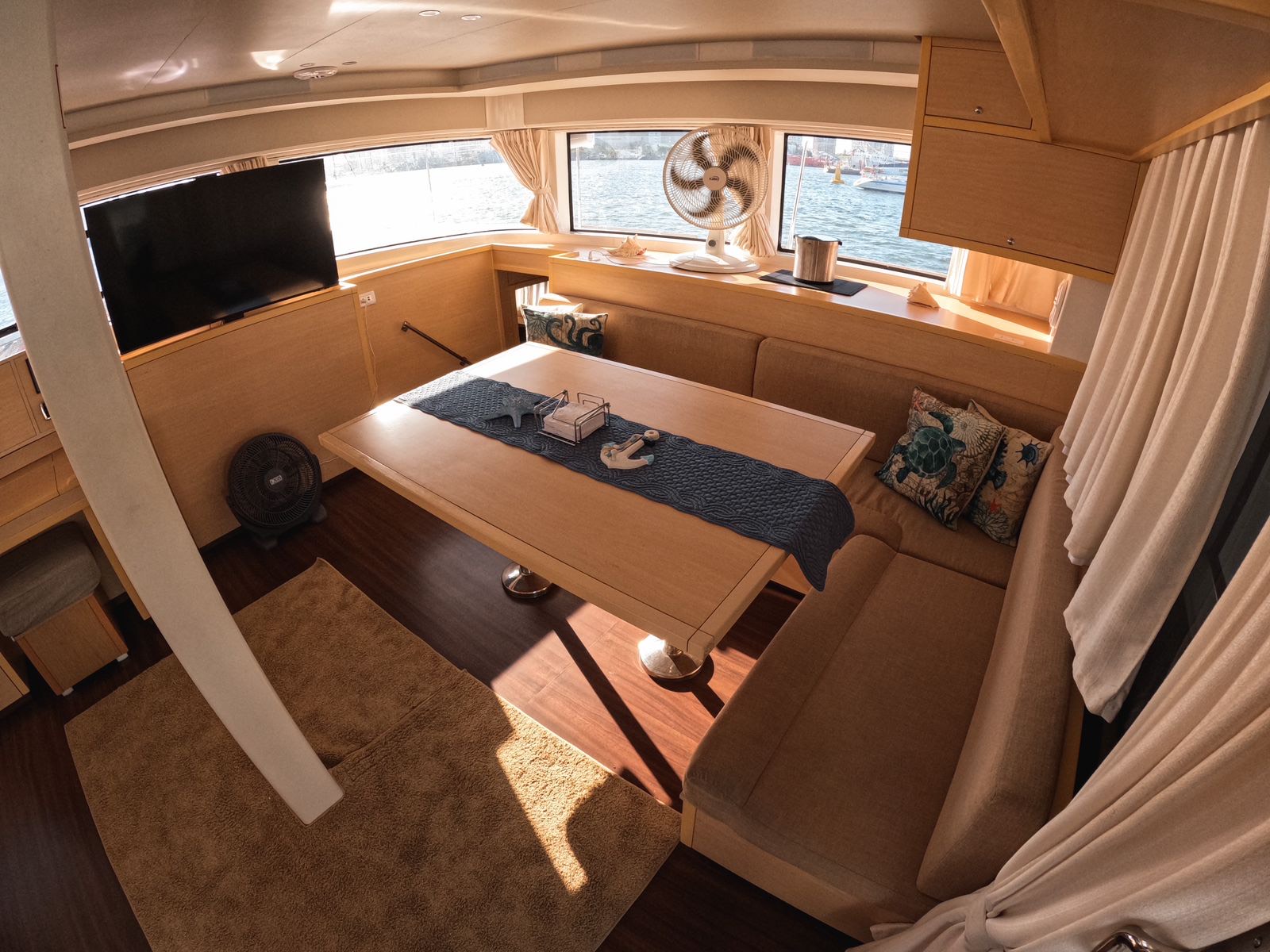 Alquiler de Catamaran Lagoon 52 ft en Cartagena: Descubre el Paraíso en el Mar Caribe / Catamaran Lagoon 52 ft Charter in Cartagena: Discover Paradise in the Caribbean Sea