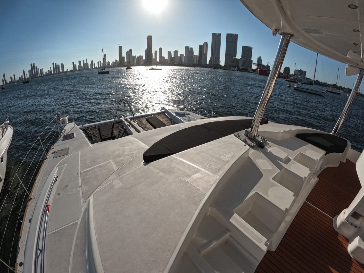 Alquiler de Catamaran Lagoon 52 ft en Cartagena: Descubre el Paraíso en el Mar Caribe / Catamaran Lagoon 52 ft Charter in Cartagena: Discover Paradise in the Caribbean Sea