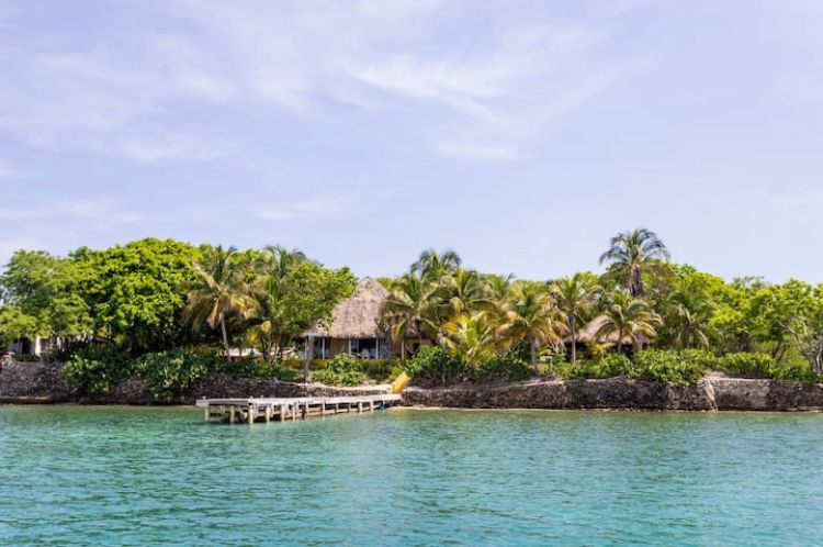 Isla Amor – Experiencia Única en las Islas del Rosario / Isla Amor – Unique Experience in the Rosario Islands