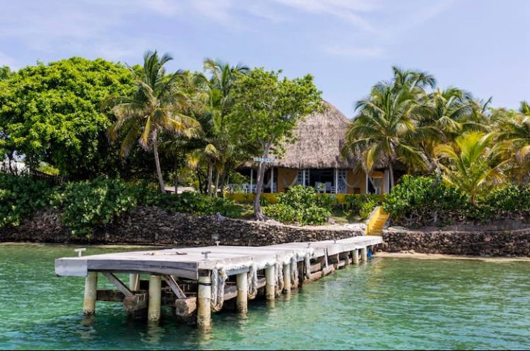 Isla Amor – Experiencia Única en las Islas del Rosario / Isla Amor – Unique Experience in the Rosario Islands