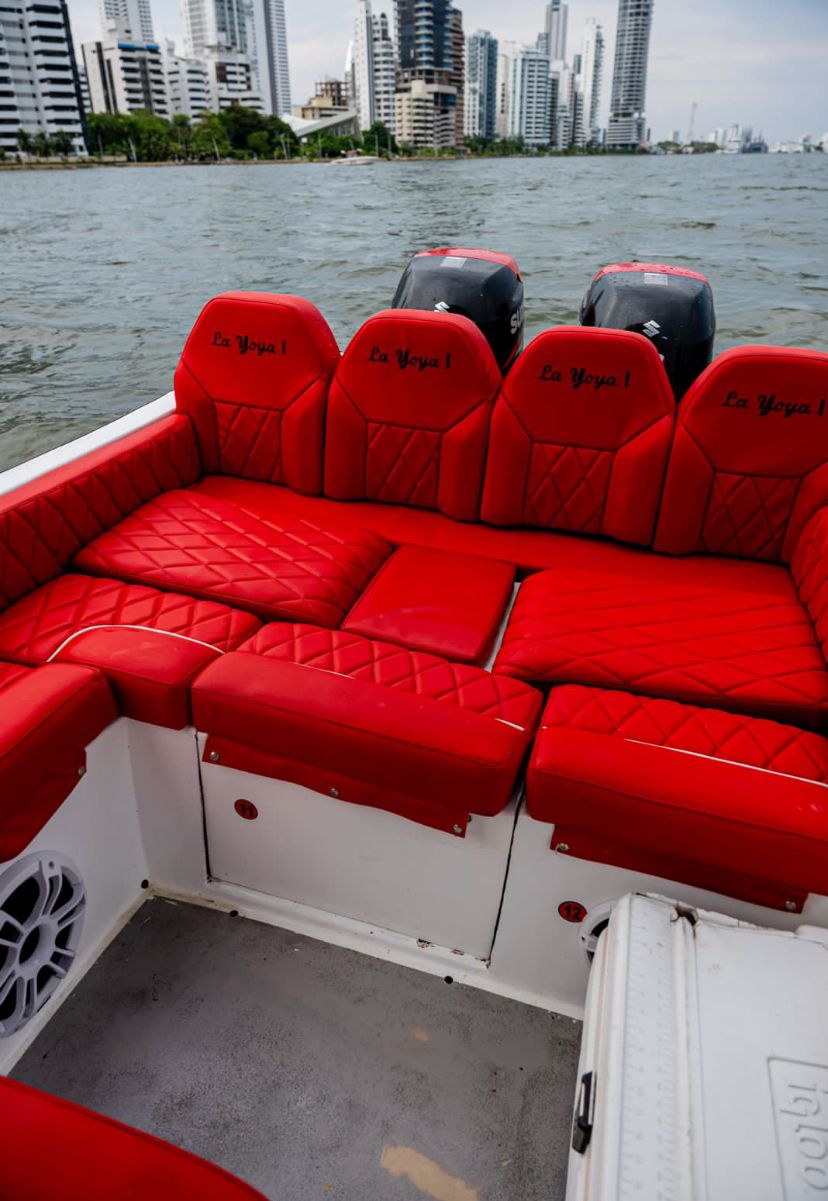 Lancha 27 feet Tu Aventura Económica en Cartagena, Descubre las Islas sin Gastar una Fortuna/ 27-Foot Boat: Your Affordable Adventure in Cartagena, Discover the Islands without Breaking the Bank