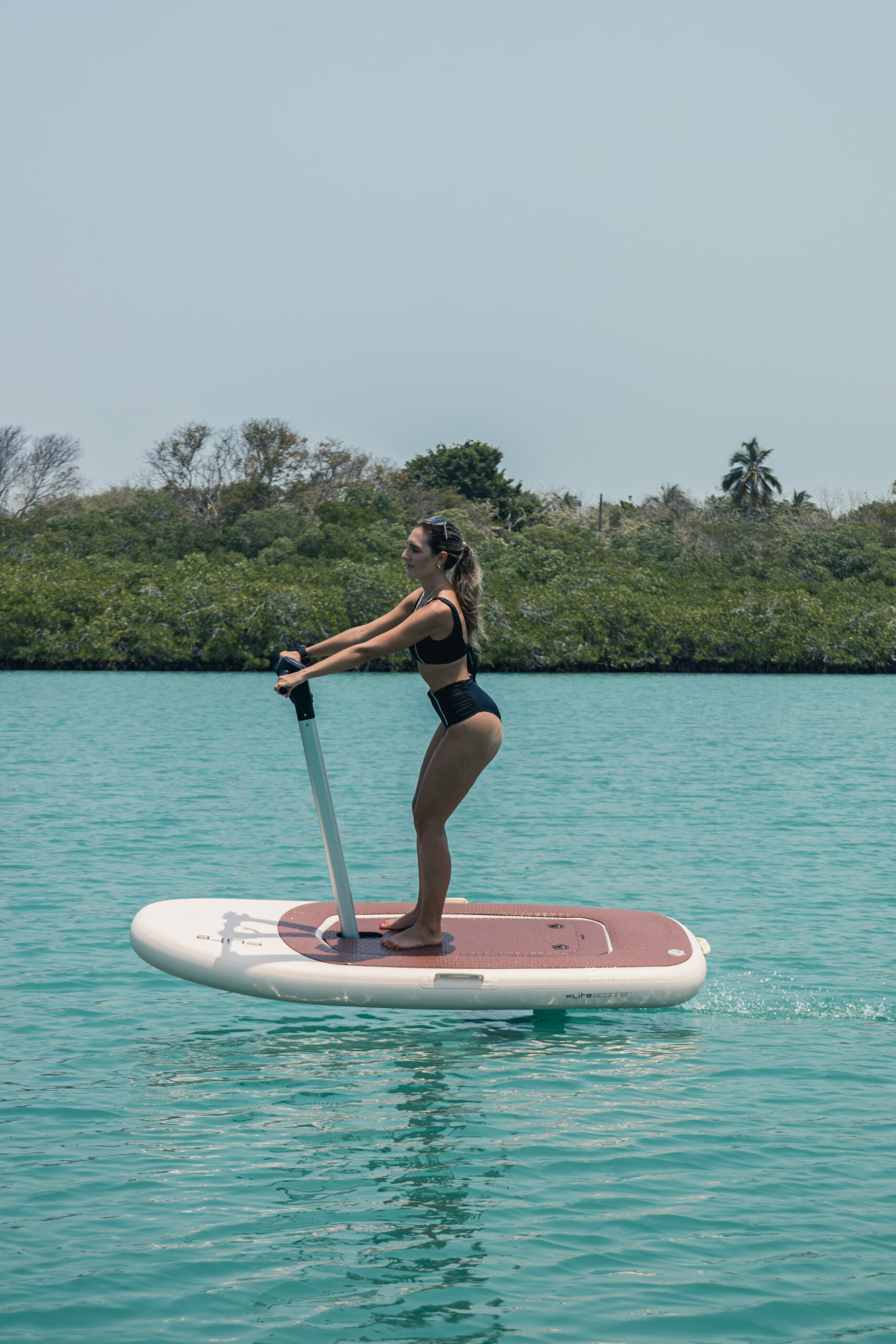 Experiencia Efoil Fliteboard en el Caribe Colombiano – Vuela sobre las Aguas del Caribe con Fliteboard / Efoil Fliteboard Experience in the Colombian Caribbean: Fly over the Waters of the Caribbean with Fliteboard