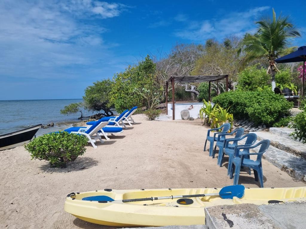 ¡Vive la experiencia del paraíso! Casa privada frente al mar en Isla Barú, Cartagena /Own Your Private Beachfront Paradise – Barú Island, Cartagena