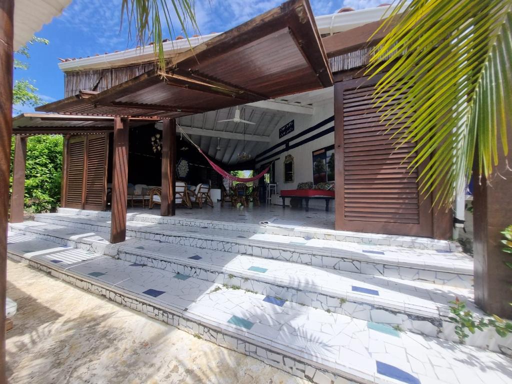 ¡Vive la experiencia del paraíso! Casa privada frente al mar en Isla Barú, Cartagena /Own Your Private Beachfront Paradise – Barú Island, Cartagena