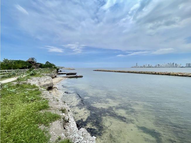 Lote en Venta Frente al Mar – Isla de Tierrabomba, Cartagena / Oceanfront Lot for Sale – Tierrabomba Island, Cartagena