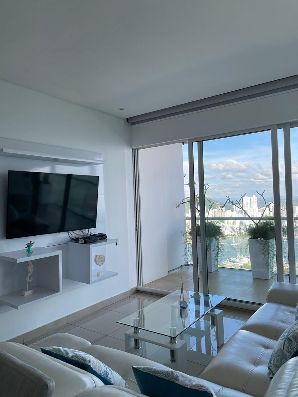 H2 Sky Residence: Strategic $500K+ USD Investment | Luxury 27th Floor Bay-View Apartment in Cartagena