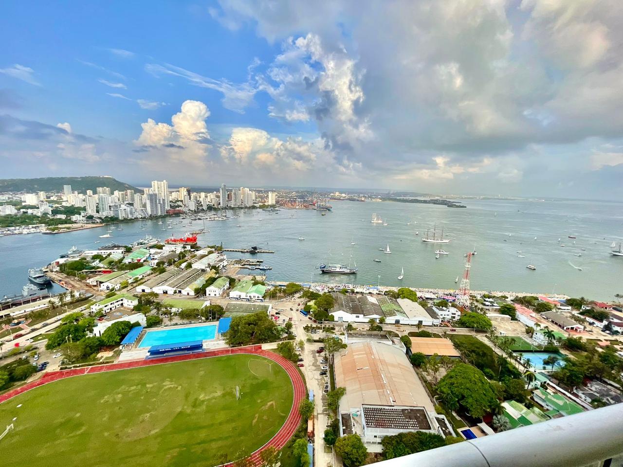 H2 Sky Residence: Strategic $500K+ USD Investment | Luxury 27th Floor Bay-View Apartment in Cartagena