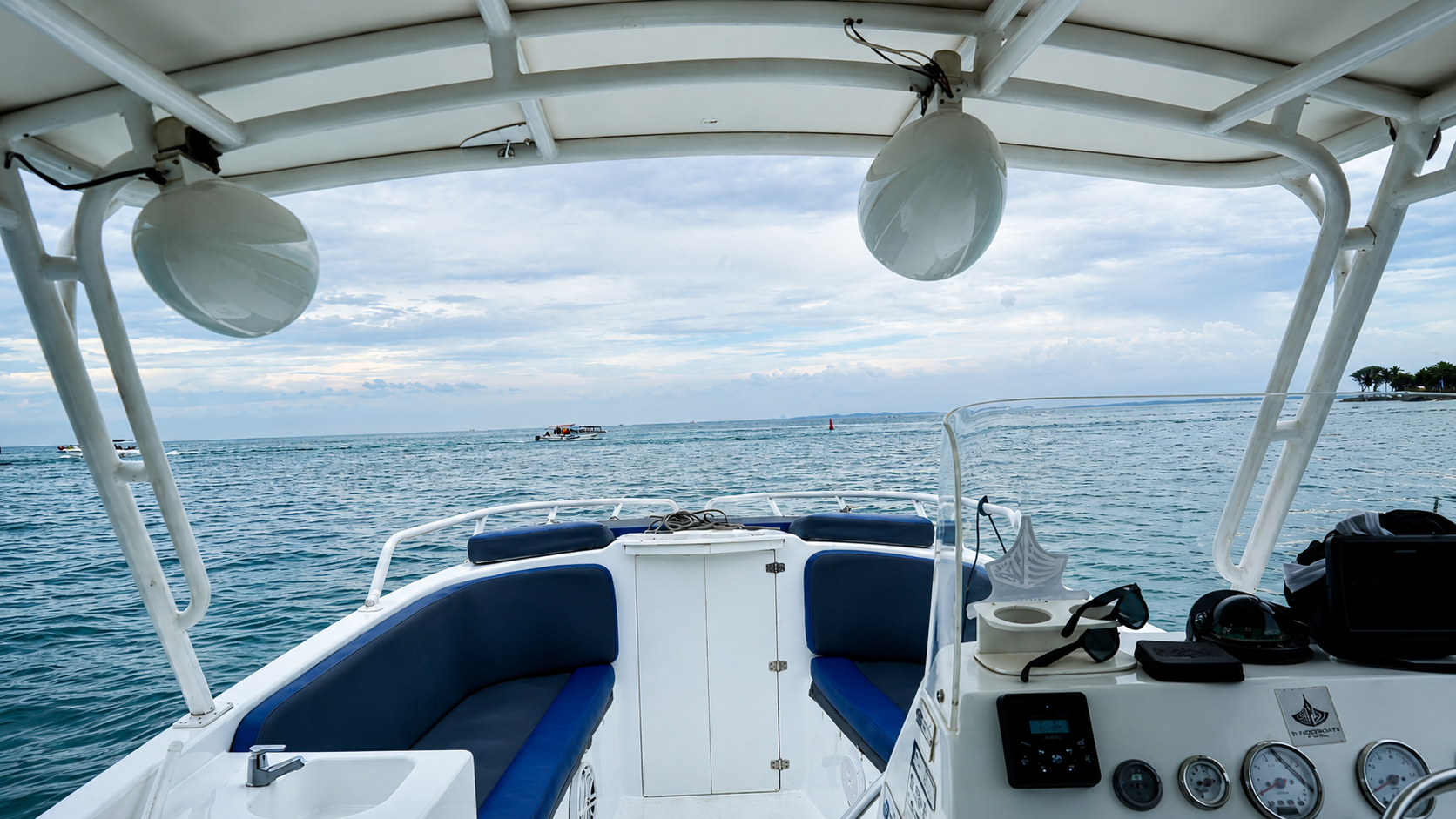 Bote 38 FT Económico en Cartagena con Baño y Full Sonido | Cartagena Te Amo