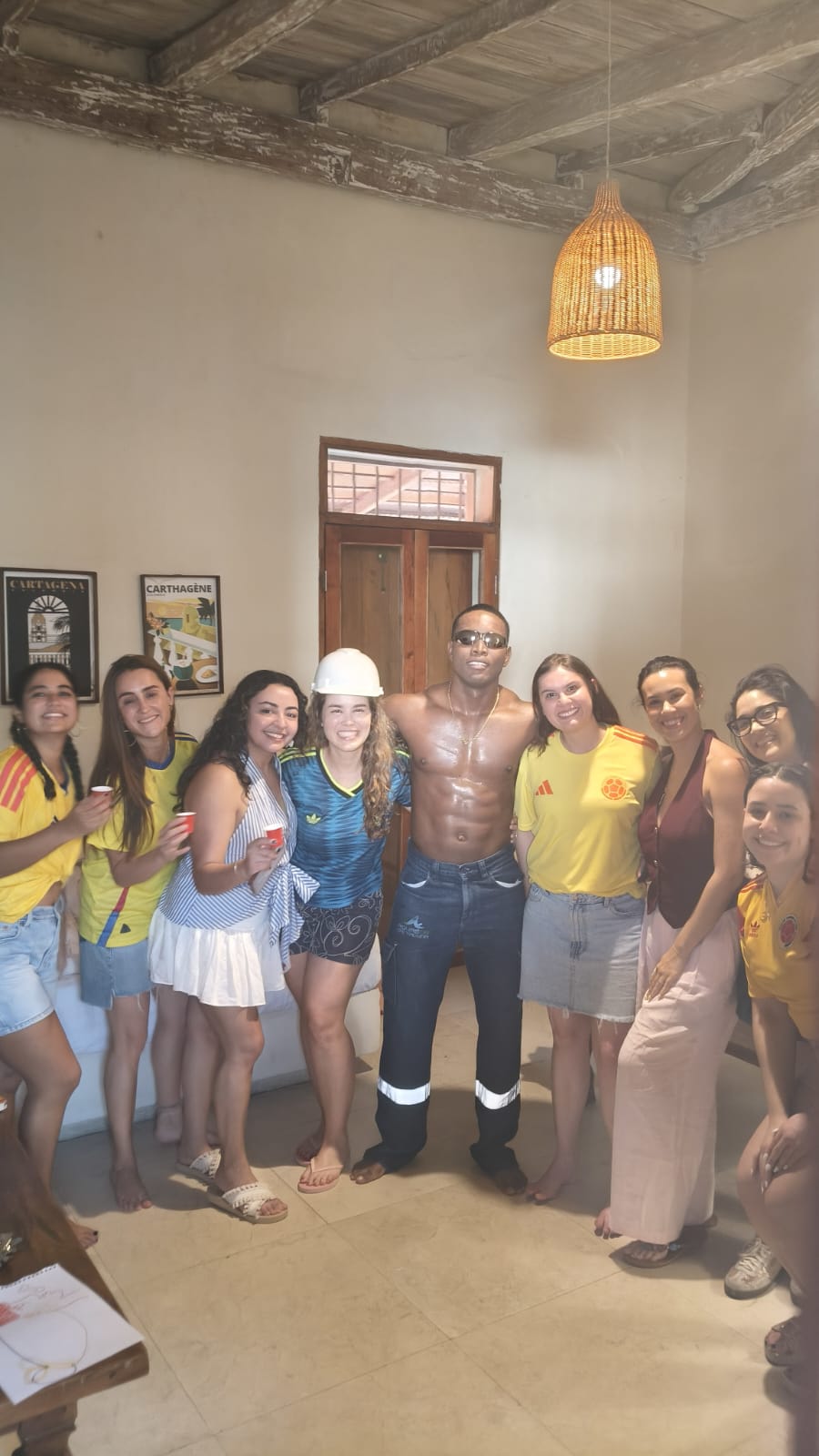Stripper y Bailarín para Despedidas de Soltera en Cartagena | Show VIP a Domicilio
